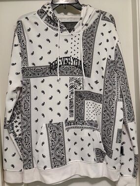 Trademark Brooklyn Cloth Forever Young White Bandana Patchwork Hoodie size Large